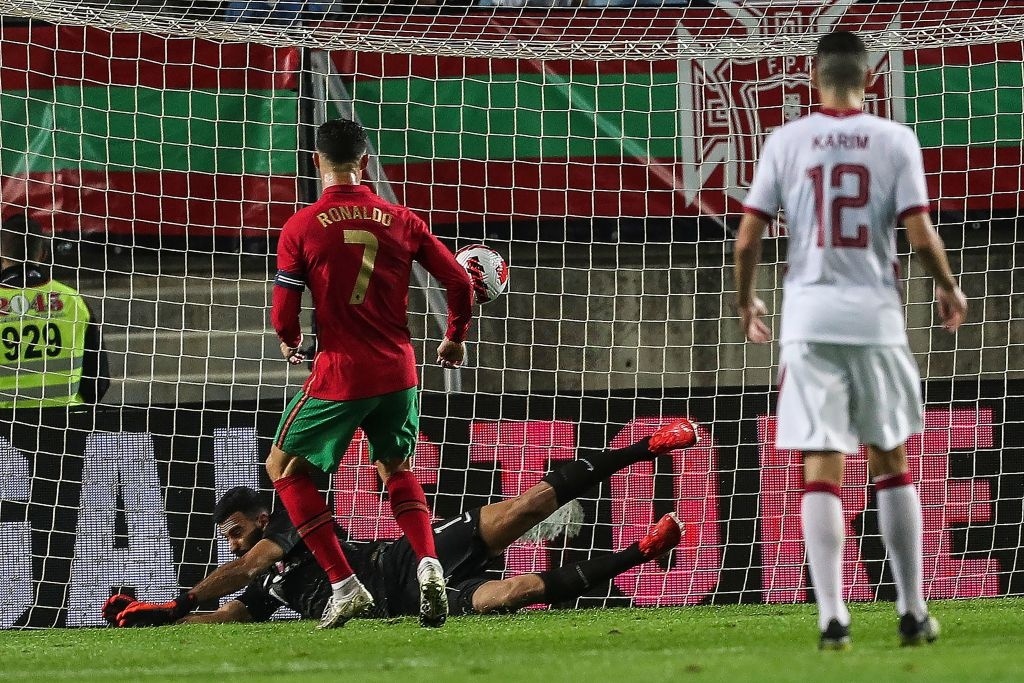 Ronaldo đệm bóng ghi bàn, Bồ Đào Nha giành chiến thắng 3-0 - Bóng Đá
