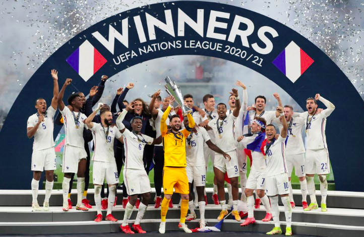 Martial cười tươi khi cùng Pháp ăn mừng danh hiệu Nations League - Bóng Đá
