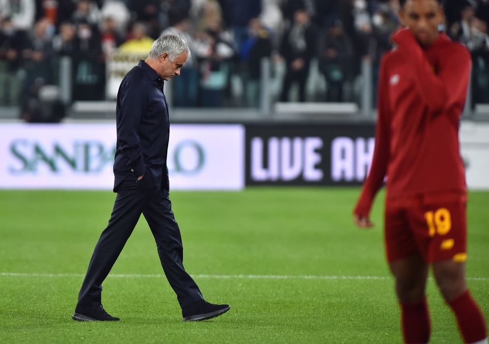 Trọng tài có pha xử lý khiến đội bóng của Mourinho mất oan một bàn thắng - Bóng Đá