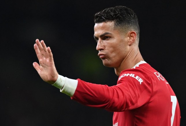Ronaldo bực tức, hóa Sir Alex 'sấy tóc' cả đội M.U ở trận Atalanta