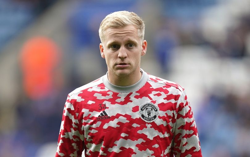 Manchester United's Donny van de Beek could be off to Arsenal, thanks to his family connection - Bóng Đá
