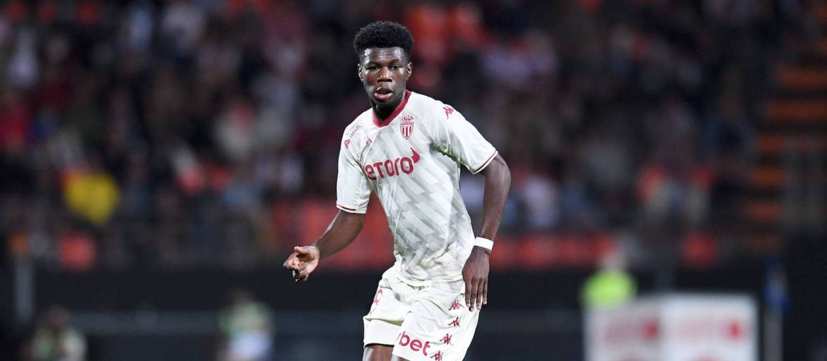 Manchester United could secure Aurelien Tchouameni for a cheaper price than Declan Rice - Bóng Đá