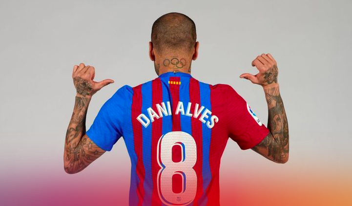 Dani Alves to wear FC Barcelona number 8 shirt - Bóng Đá