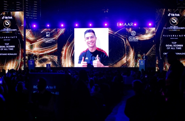 Dàn sao đổ bộ QBV Dubai, Ronaldo lại được vinh danh - Bóng Đá