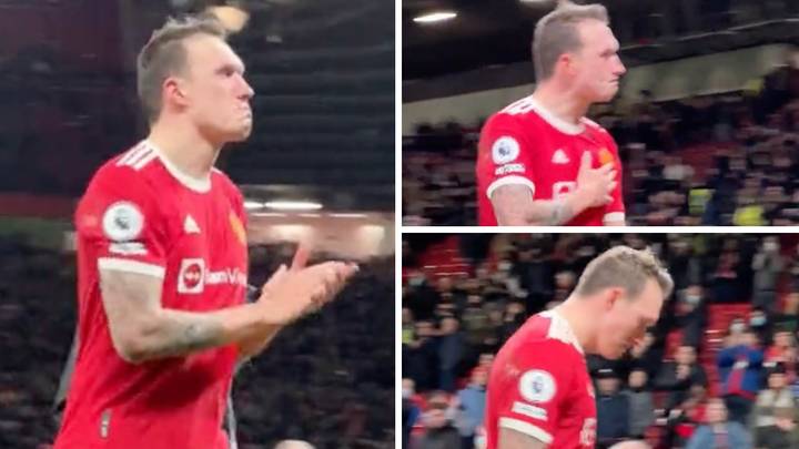 Phil Jones Brought To Tears By Manchester United Fans Chanting His Name After Wolves Defeat - Bóng Đá