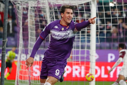 Fiorentina president fires warning to Dusan Vlahovic after Arsenal bid - Bóng Đá