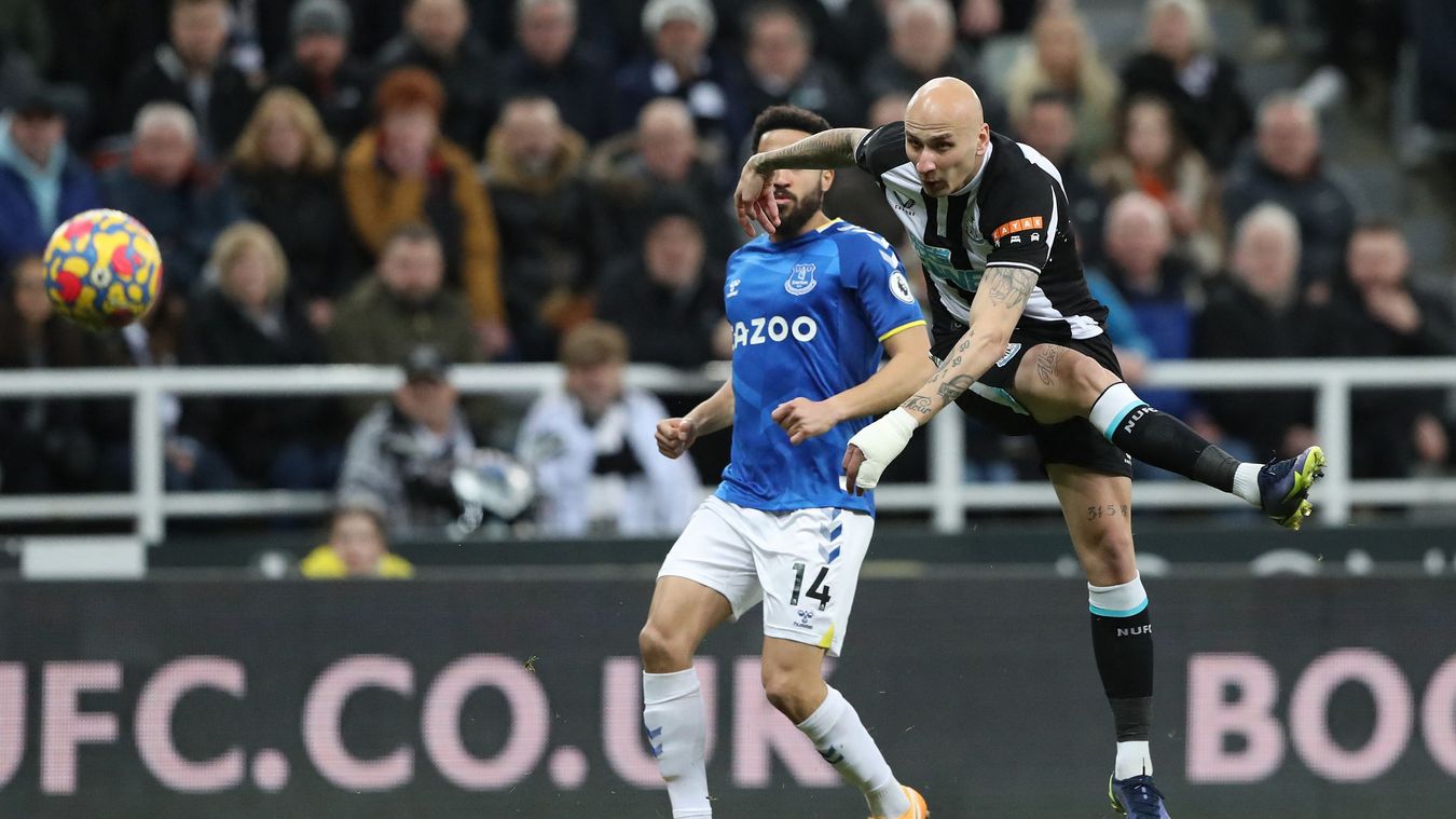 Khắc nghiệt cho Lampard, Van de Beek ra mắt Everton thất vọng - Bóng Đá