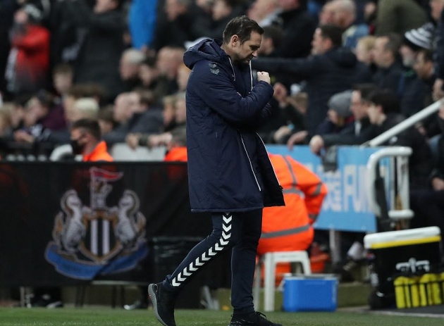 Khắc nghiệt cho Lampard, Van de Beek ra mắt Everton thất vọng - Bóng Đá