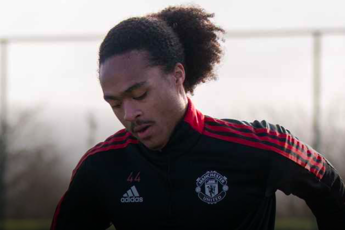 Manchester United winger Tahith Chong has returned to Birmingham City to continue his loan move. - Bóng Đá