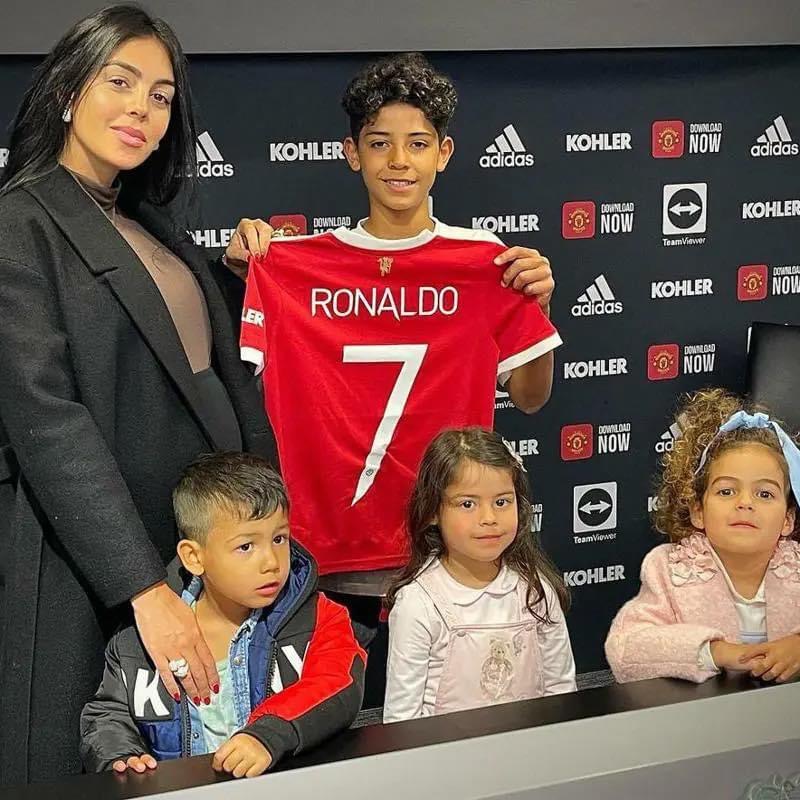 Man Utd chính thức ký HĐ với Ronaldo đệ nhị - Bóng Đá