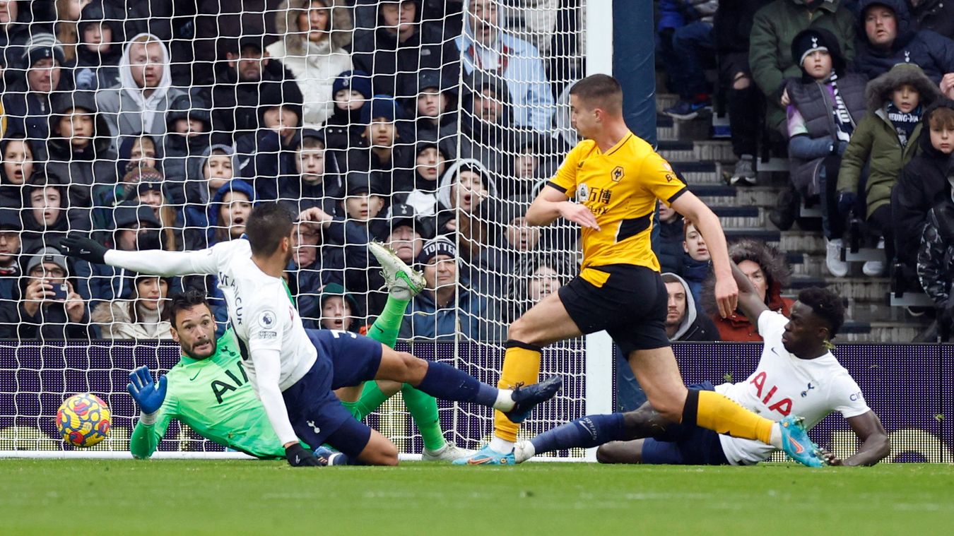 Tottenham thua 3 trận liền, Top 4 xa dần - Bóng Đá