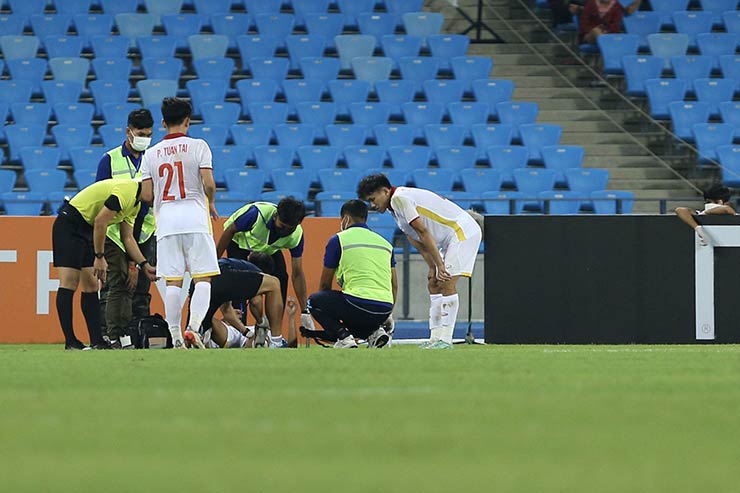 Sử dụng cả thủ môn, U23 Việt Nam vẫn xuất sắc vào chung kết sau loạt 11m nghẹt thở - Bóng Đá