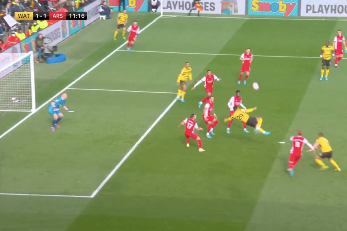 Trận Watford - Arsenal tái hiện siêu phẩm ngả bàn đèn của Rooney - Bóng Đá