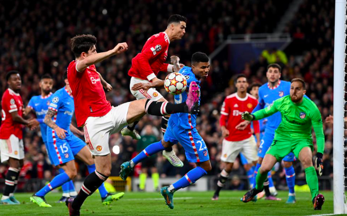 Maguire ám hại Ronaldo; Simeone lo chạy trốn CĐV M.U - Bóng Đá