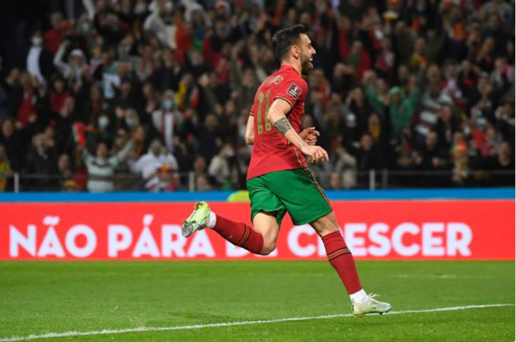 Fernandes rực sáng, Bồ Đào Nha có vé tới World Cup 2022  - Bóng Đá