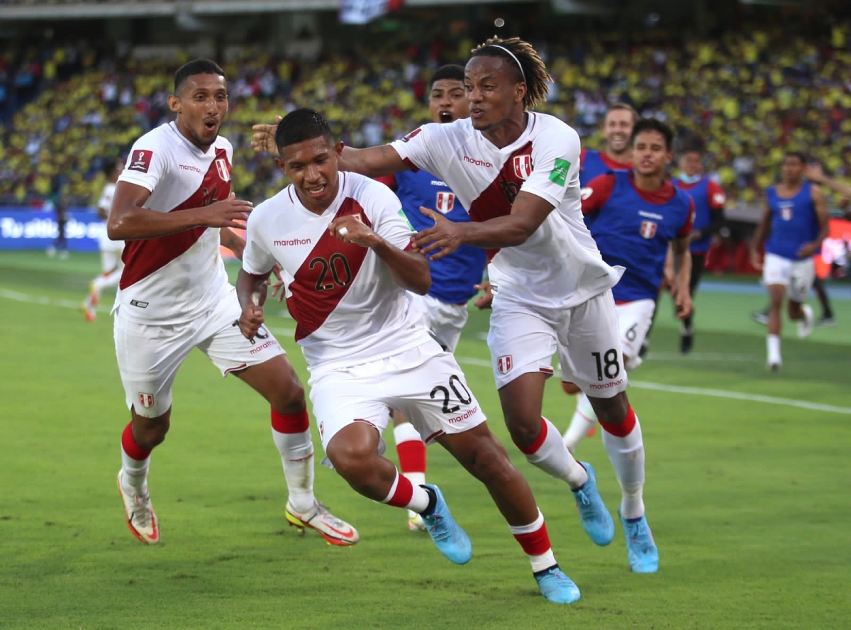 VL World Cup Nam Mỹ: Sanchez và James Rodriguez ngồi nhà - Bóng Đá
