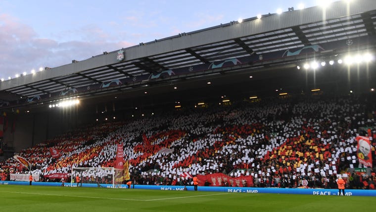 CĐV thành Manchester lăng mạ, Liverpool ra tuyên bố chính thức - Bóng Đá