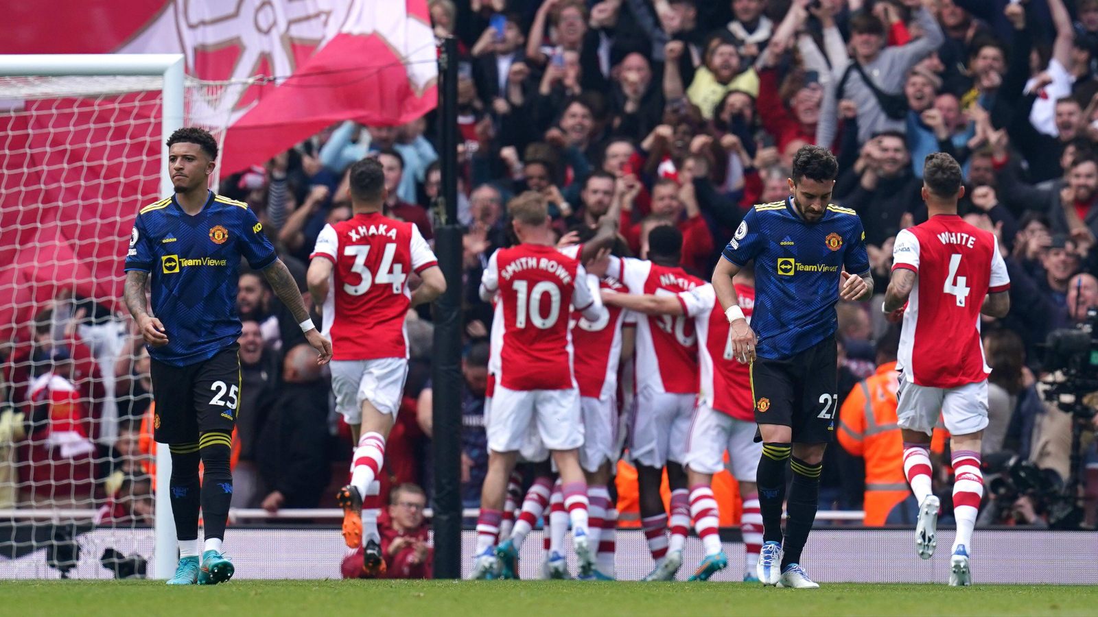 Cuộc đua Top 4 Premier League: M.U rớt đài; Arsenal vượt lên Spurs - Bóng Đá