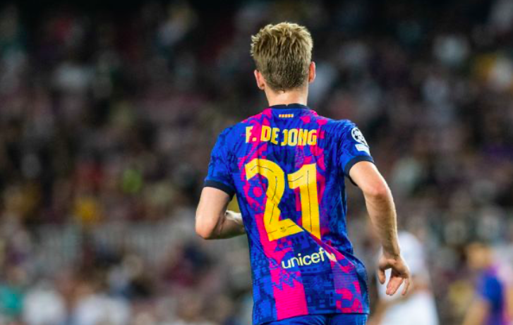 Gia nhập Man Utd, De Jong lập tức có số áo trong mơ - Bóng Đá
