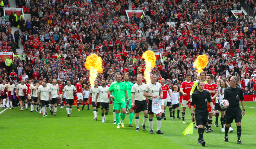 Berbatov ghi bàn, huyền thoại M.U vẫn thất bại trước Liverpool - Bóng Đá