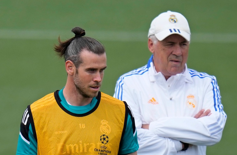 Bale lại khiến Liverpool 