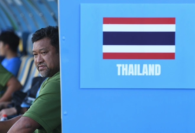 Cầu thủ và BHL Thái Lan thất thần, mặt tiu nghỉu sau khi bị loại - Bóng Đá