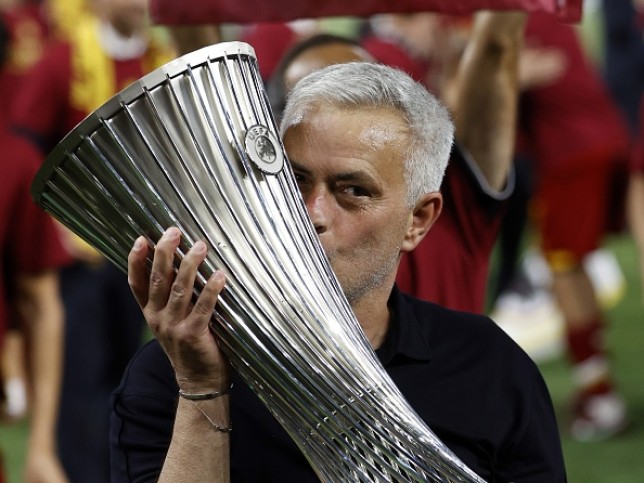 Jose Mourinho eyeing move for Chelsea flop to strengthen Roma midfield - Bóng Đá