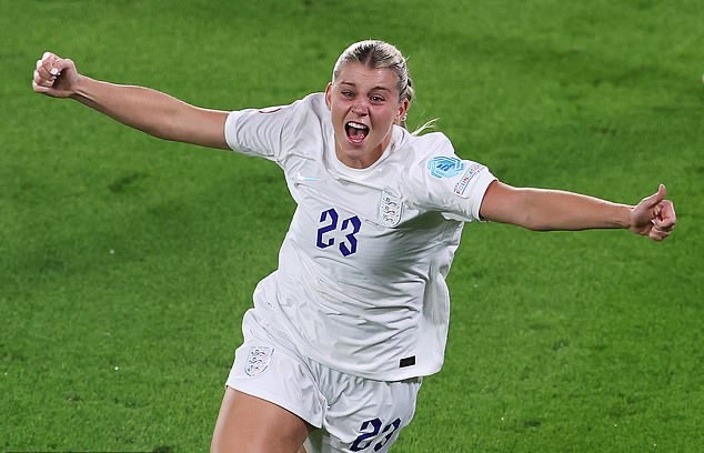 Tiền đạo MU ghi siêu phẩm đánh gót, nữ Anh vào chung kết EURO 2022 - Bóng Đá