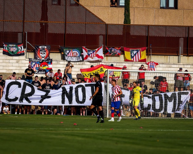 CĐV Atletico Madrid giăng biểu ngữ sỉ nhục Ronaldo - Bóng Đá