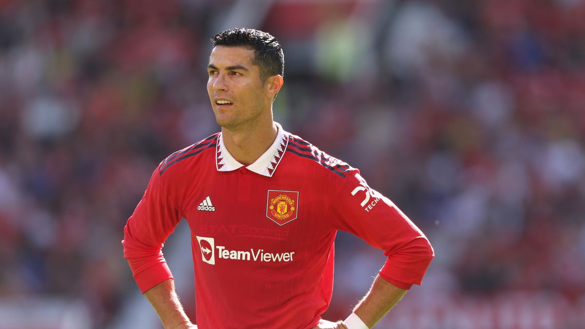 Cristiano Ronaldo 'furious' at Erik ten Hag for publicly slamming wantaway Man Utd star - Bóng Đá