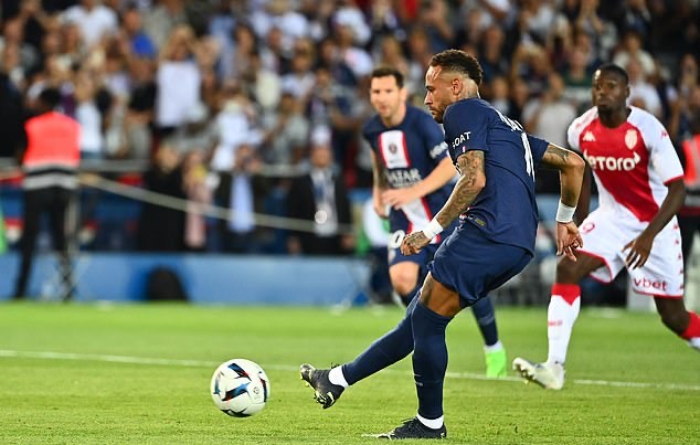 Neymar đá penalty trước Mbappe, PSG tránh trận thua bẽ mặt - Bóng Đá