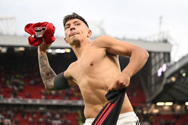 Lisandro Martinez admits surprise to how Man Utd fans have reacted to him - Bóng Đá