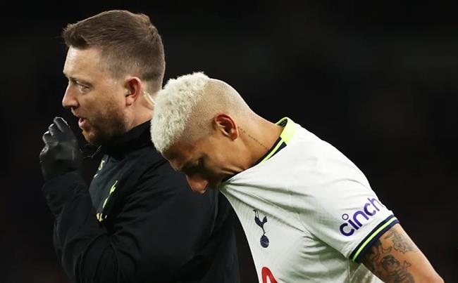 Cầu thủ bật khóc trong phòng thay đồ sau trận Spurs - Everton - Bóng Đá