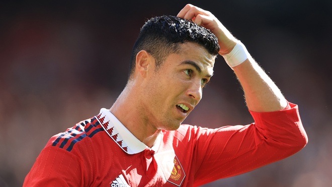 CHÍNH THỨC! Man Utd phát đi thông báo trừng phạt Ronaldo cực nặng - Bóng Đá