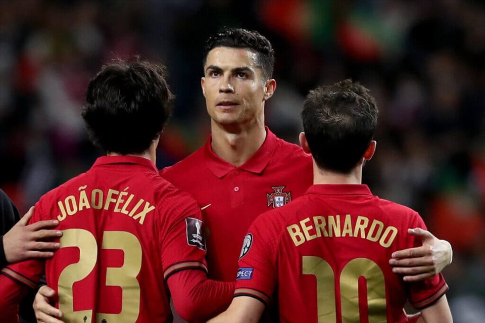 Cristiano Ronaldo handed sudden exit route as Man Utd transfer swap deal emerges - Bóng Đá
