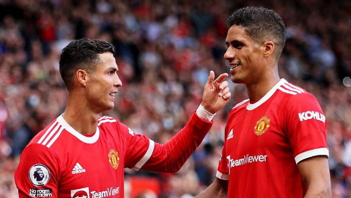 Raphael Varane says Cristiano Ronaldo's shock interview 'obviously affects' his Man United team-mates - Bóng Đá