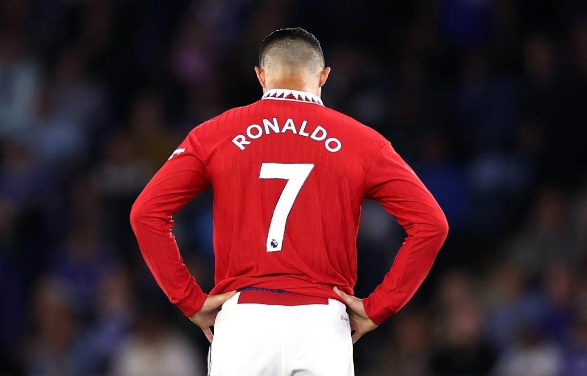 Laurie Whitwell + Chris Wheeler: Manchester United exploring terminating Cristiano Ronaldo’s contract. Talking with lawyers over legal action - Bóng Đá