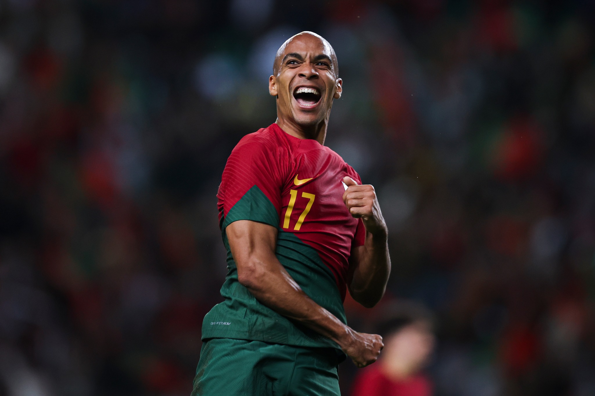 Fernandes bùng cháy với cú đúp, Bồ Đào Nha thắng đậm dù không có Ronaldo - Bóng Đá