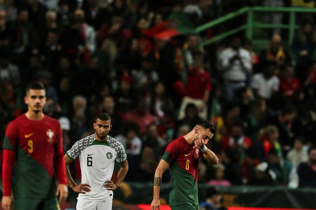 Fernandes bùng cháy với cú đúp, Bồ Đào Nha thắng đậm dù không có Ronaldo - Bóng Đá