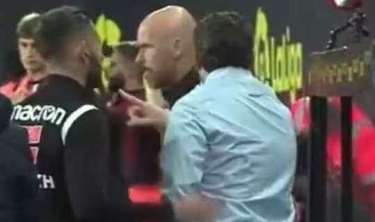 Erik ten Hag has heated row with Cadiz boss during Man Utd friendly - Bóng Đá