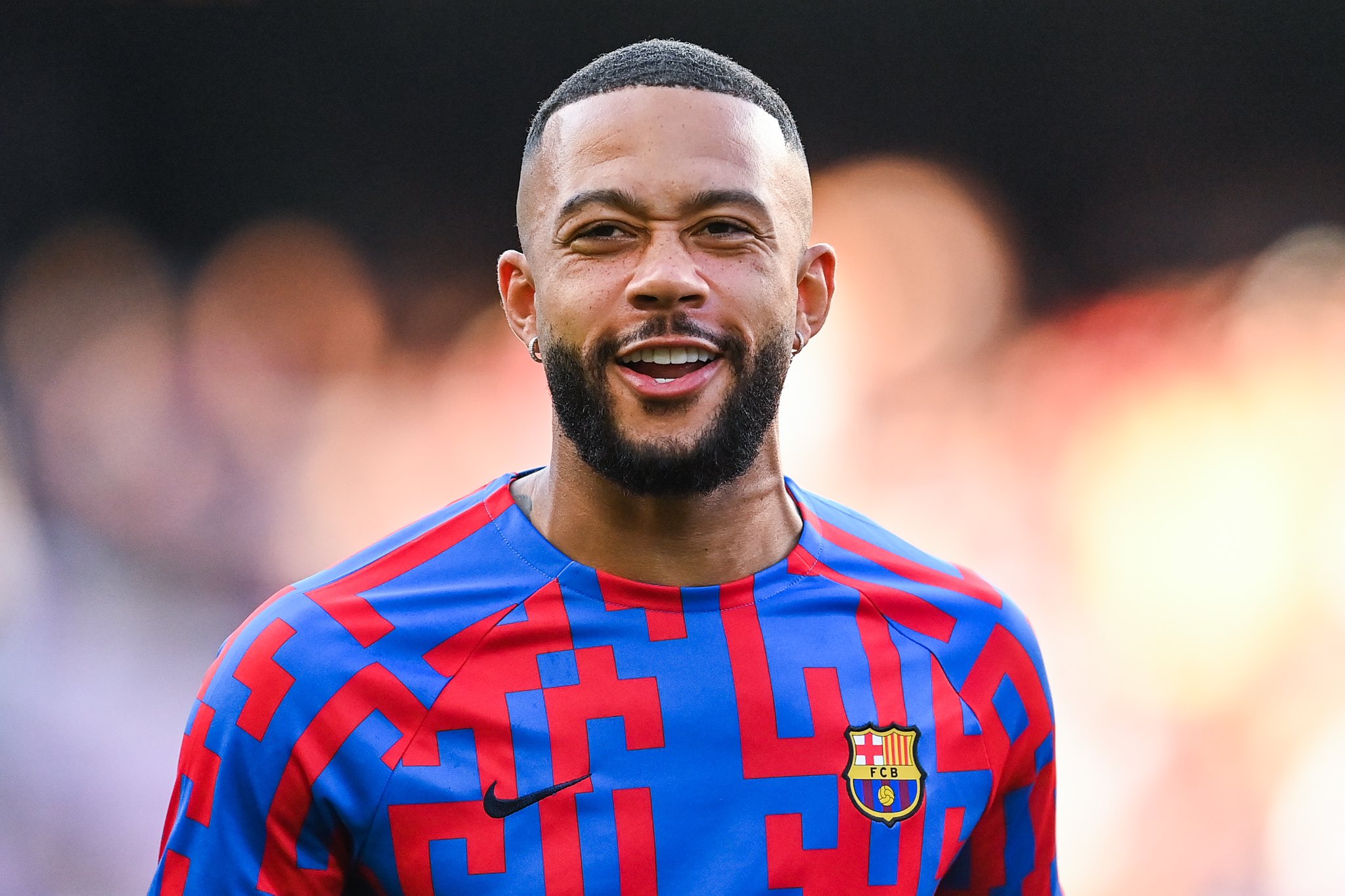 Depay từng khoác áo Man Utd trong quá khứ.