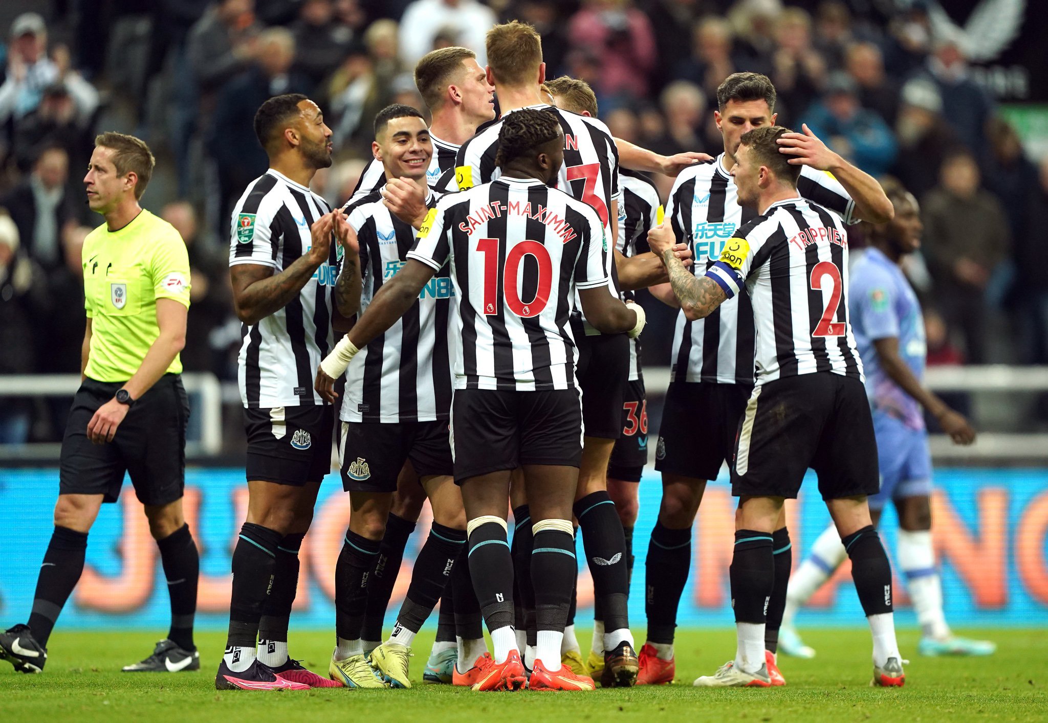 Quá bùng nổ! Newcastle hủy diệt cựu vương, chiếm top 2 của Man City - Bóng Đá