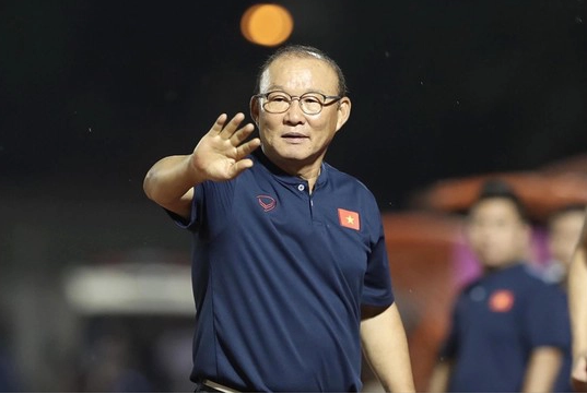 HLV Park Hang Seo: 'Không cần lo lắng tuyển Việt Nam sẽ mất ngôi đầu bảng' - Bóng Đá