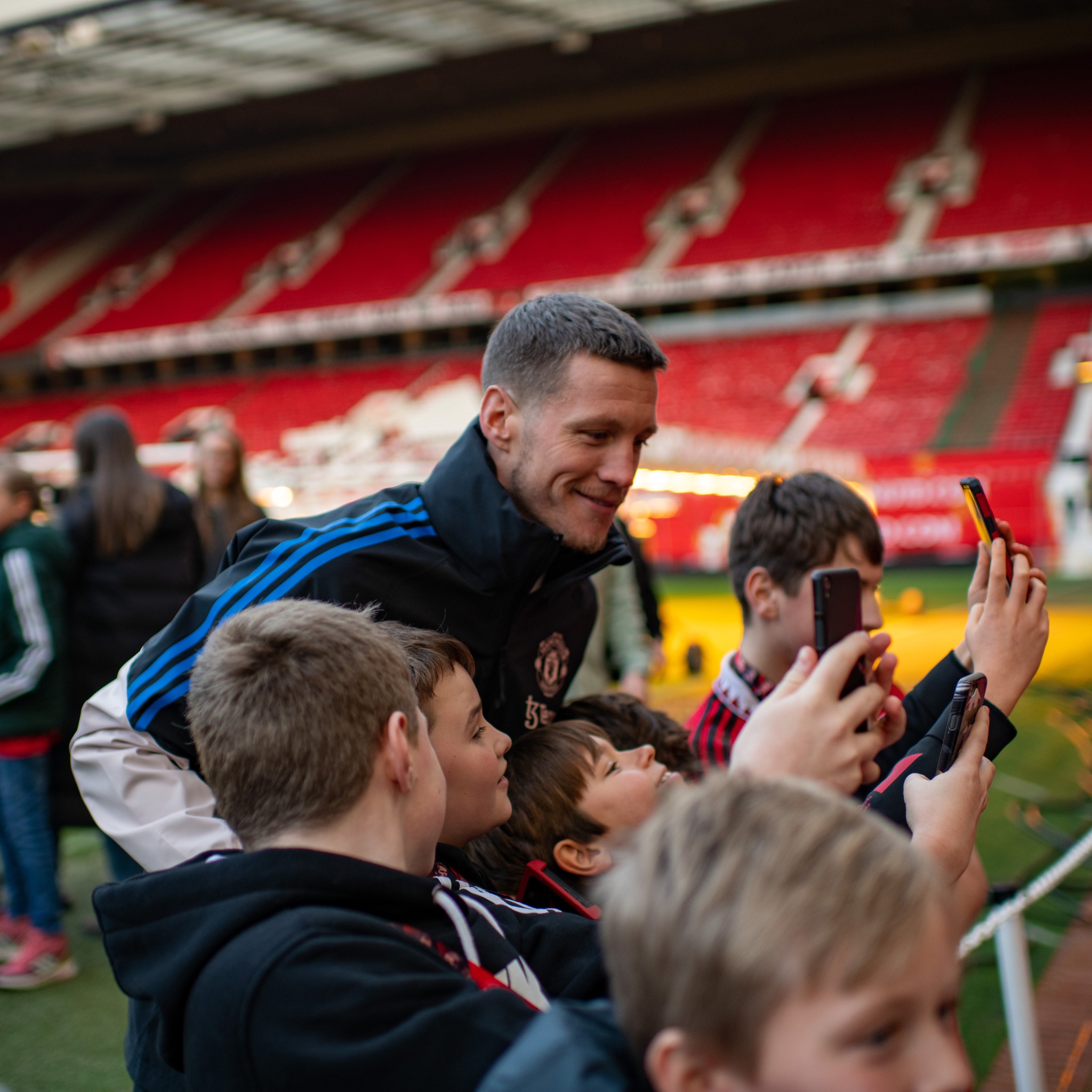 Lần đầu của Wout Weghorst tại Old Trafford - Bóng Đá