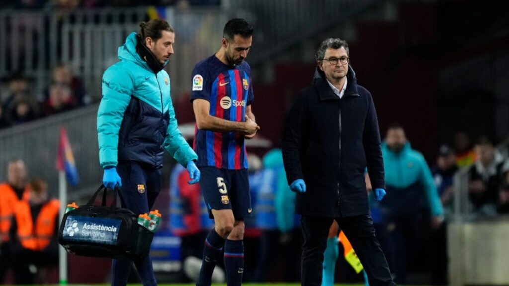 Barcelona midfielder sustains injury, could be out for 2-3 weeks - Bóng Đá