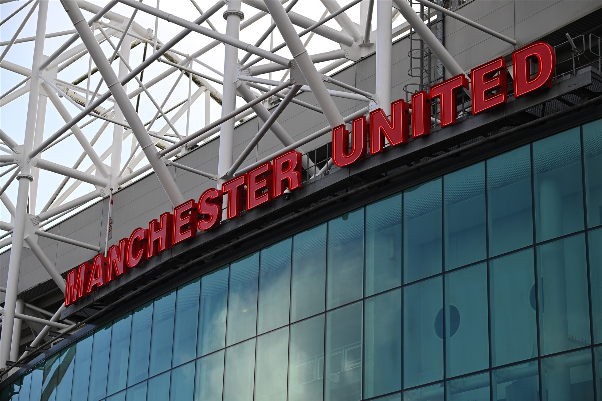 Qatar's proposed takeover of Man Utd moves one step closer with major hurdle overcome - Bóng Đá