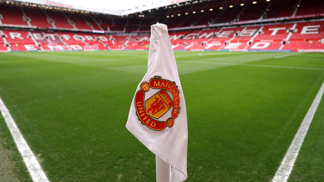 Man Utd raise season ticket prices for first time in 11 years - Bóng Đá