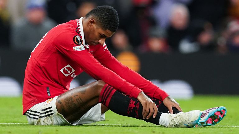 Erik ten Hag is unsure if Manchester United striker Marcus Rashford will be fit to face Newcastle - Bóng Đá