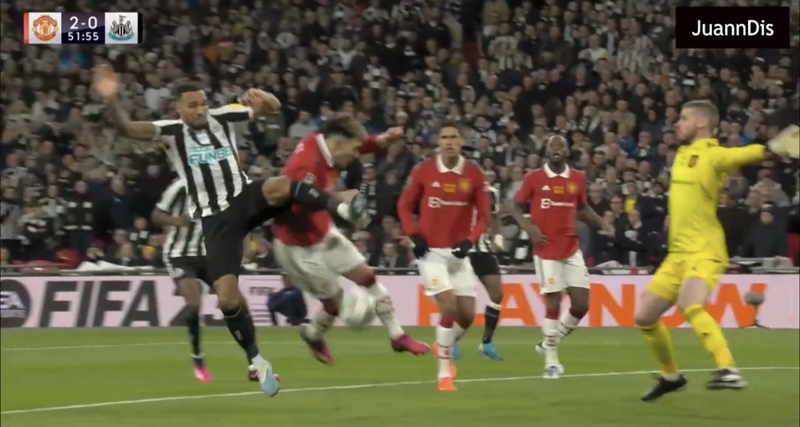 Hình ảnh điên rồ trong trận Man Utd 2-0 Newcastle United - Bóng Đá