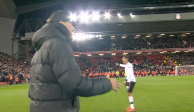 Raphael Varane berates Manchester United teammates for snubbing fans at Anfield after 7-0 Liverpool defeat - Bóng Đá